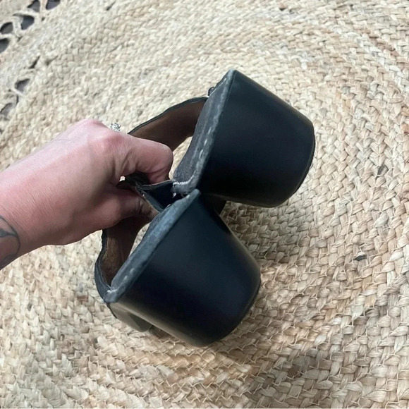 Ariat Floral Clog Slide Sandals With Center Stamped Logo Size 6B - Picture 4 of 6